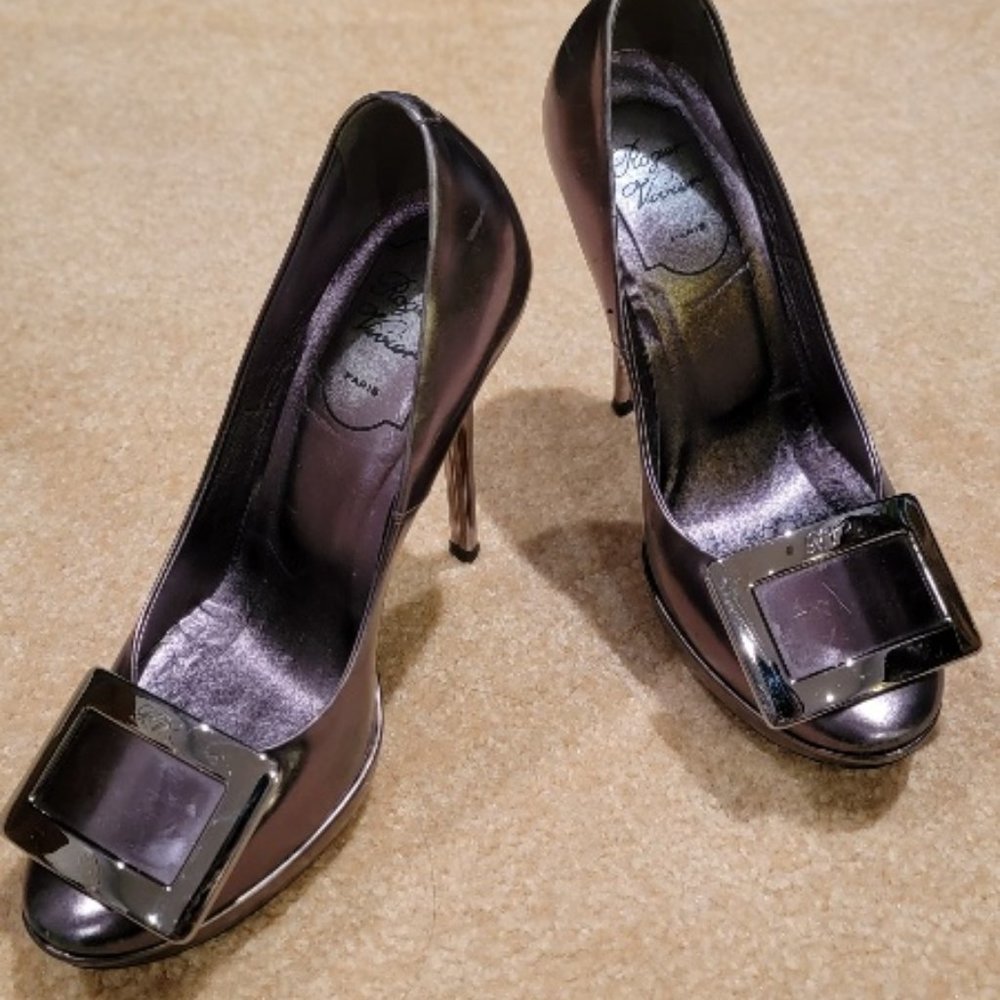 ROGER ViVIER Metallic Buckle Pump European 35